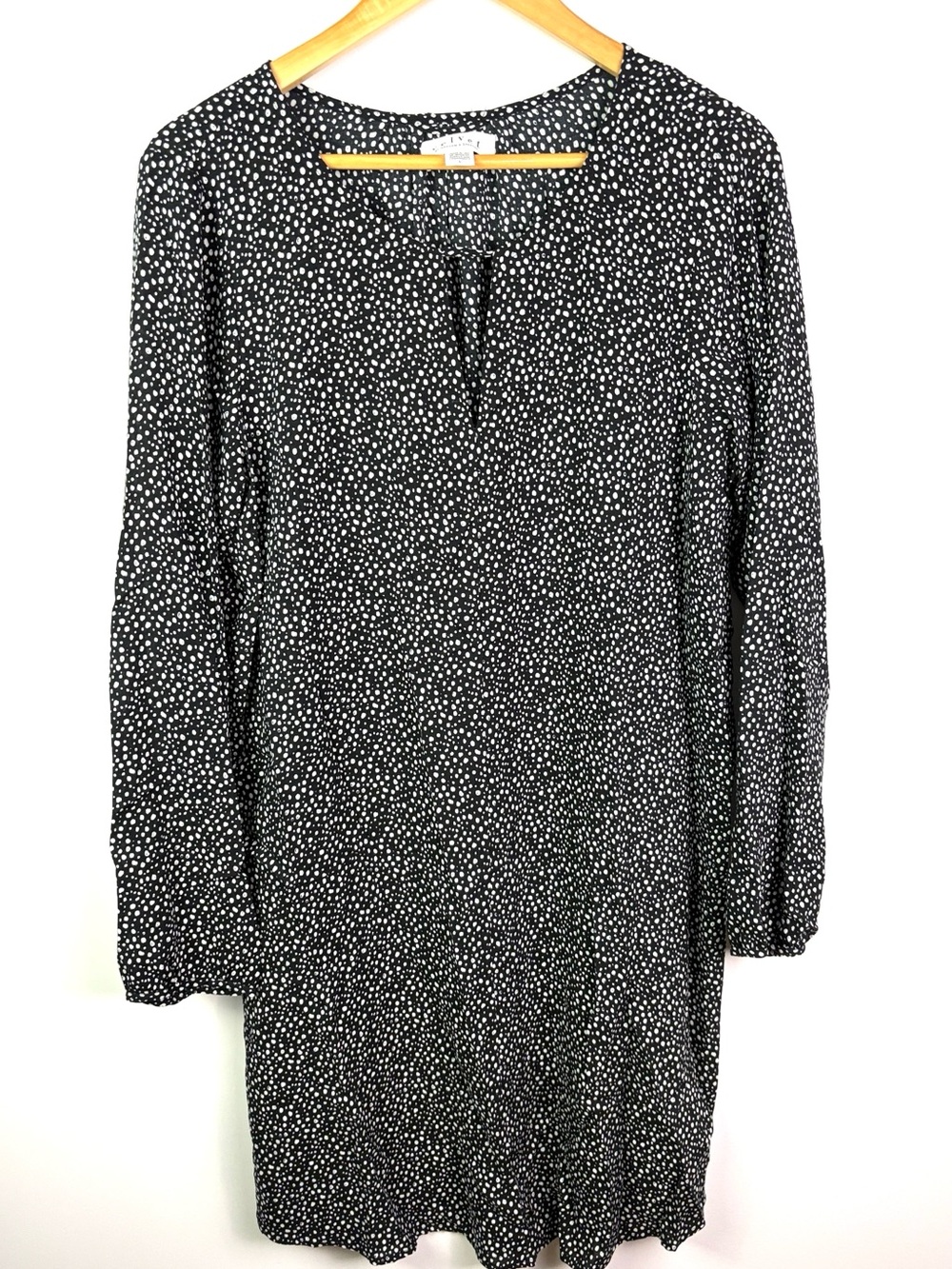 Velvet by Graham & Spencer Black & White Printed Long Sleeve Dress size L
